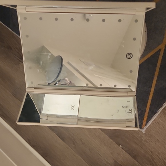 Mirror - Picture 2 of 5